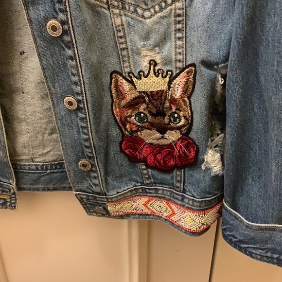 Custom jean jacket sewn with patches - Picture 2 of 6